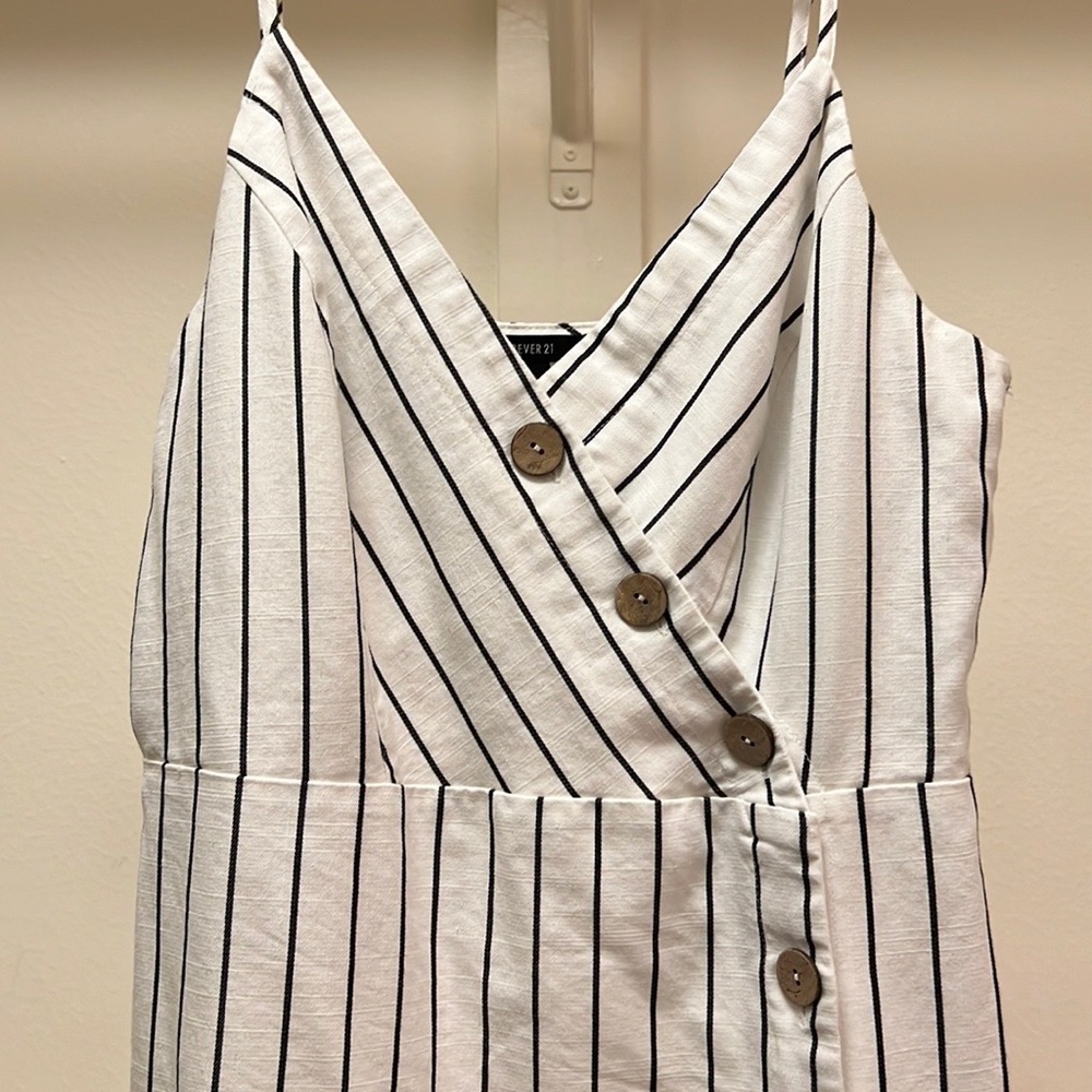 Forever 21 Size L White Midi Dress